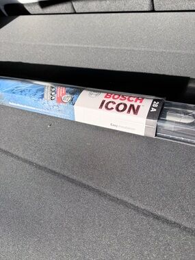 Bosch ICON 28 A Windshield Wiper Blade - Black